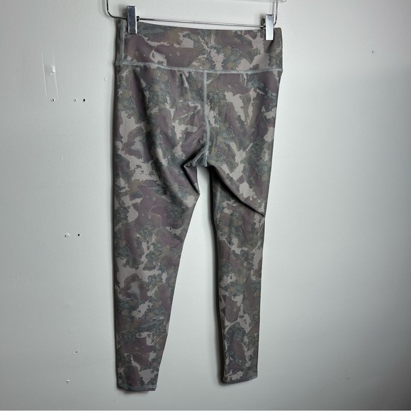 Becco Camouflaged Print leggings size Large 1373 - Picture 3 of 3